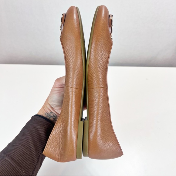 TORY BURCH Claire Ballet Flats Tan Brown Tumbled Leather Gold Logo Size 7 - Picture 7 of 10